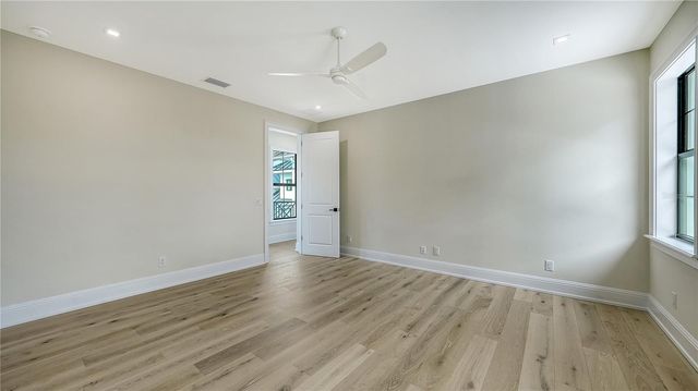 656 TROPICAL CIRCLE, Sarasota, FL 34242