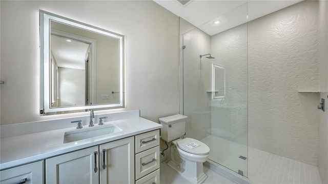 656 TROPICAL CIRCLE, Sarasota, FL 34242