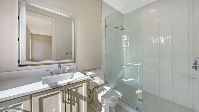 656 TROPICAL CIRCLE, Sarasota, FL 34242