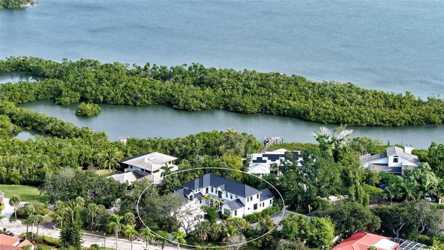 656 TROPICAL CIRCLE, Sarasota, FL 34242