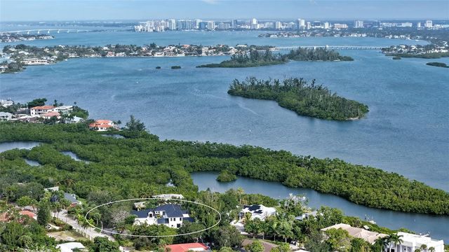 656 TROPICAL CIRCLE, Sarasota, FL 34242