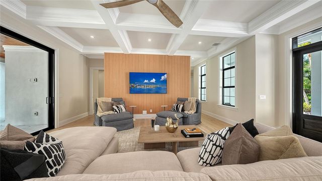 656 TROPICAL CIRCLE, Sarasota, FL 34242