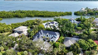 656 TROPICAL CIRCLE, Sarasota, FL 34242