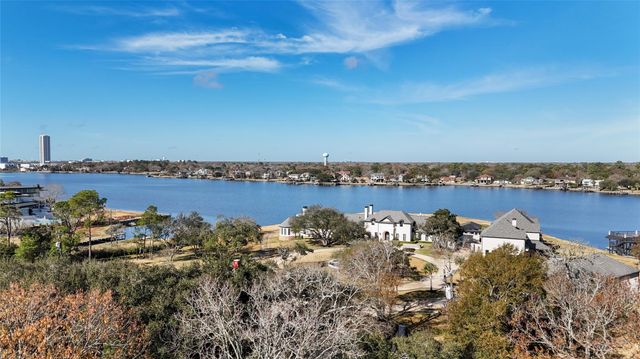 404 Lakeshore Drive, El Lago, TX 77586