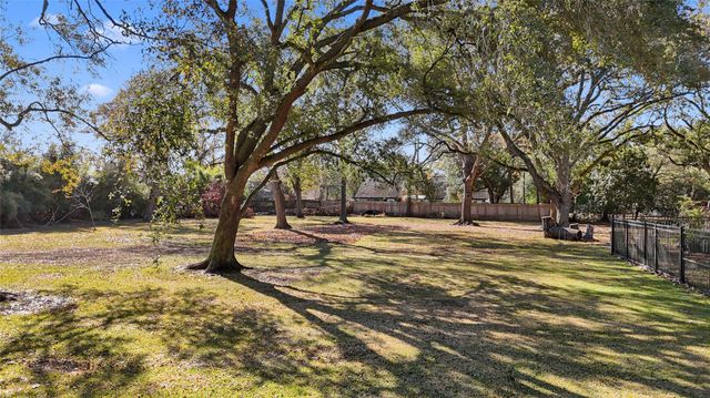 404 Lakeshore Drive, El Lago, TX 77586