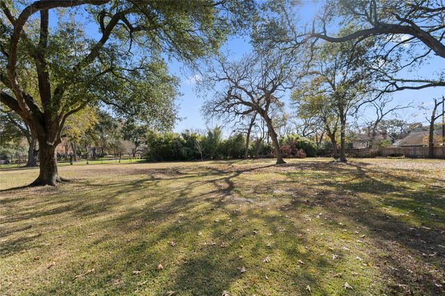 404 Lakeshore Drive, El Lago, TX 77586