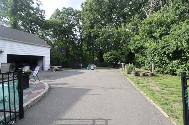 53 Bellevue Ave, Bloomfield Twp., NJ 07003