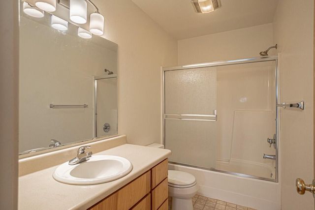 115 Oak Meadows Place, Ashland, OR 97520