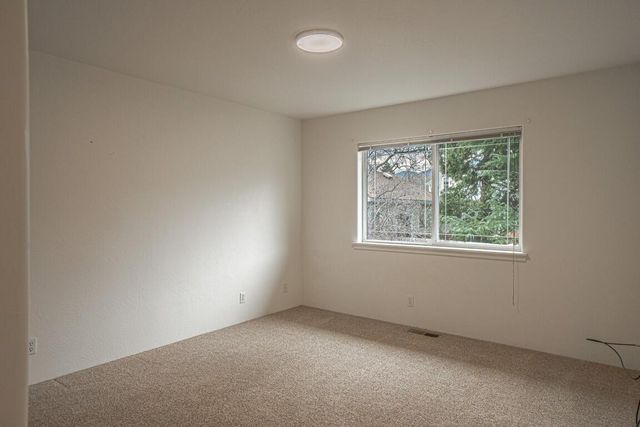 115 Oak Meadows Place, Ashland, OR 97520