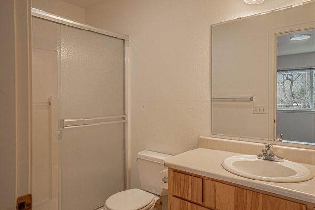 115 Oak Meadows Place, Ashland, OR 97520