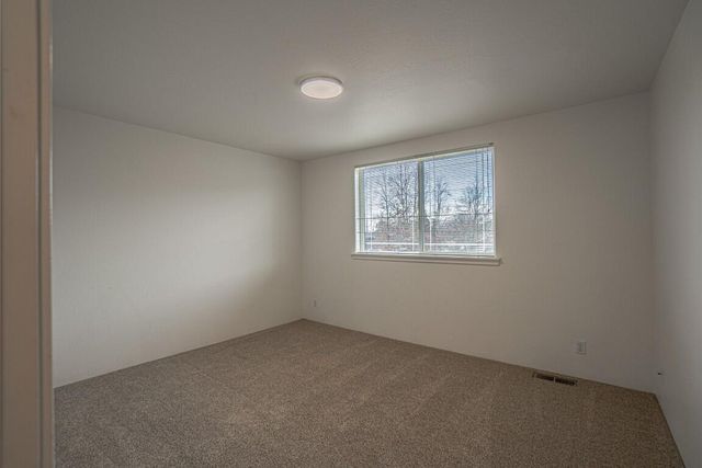 115 Oak Meadows Place, Ashland, OR 97520