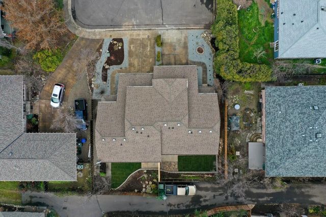 115 Oak Meadows Place, Ashland, OR 97520