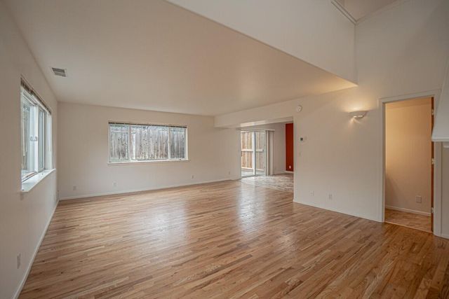 115 Oak Meadows Place, Ashland, OR 97520