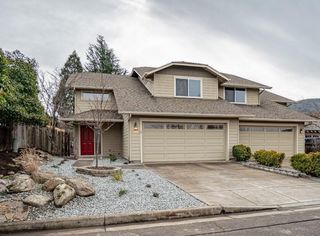 115 Oak Meadows Place, Ashland, OR 97520