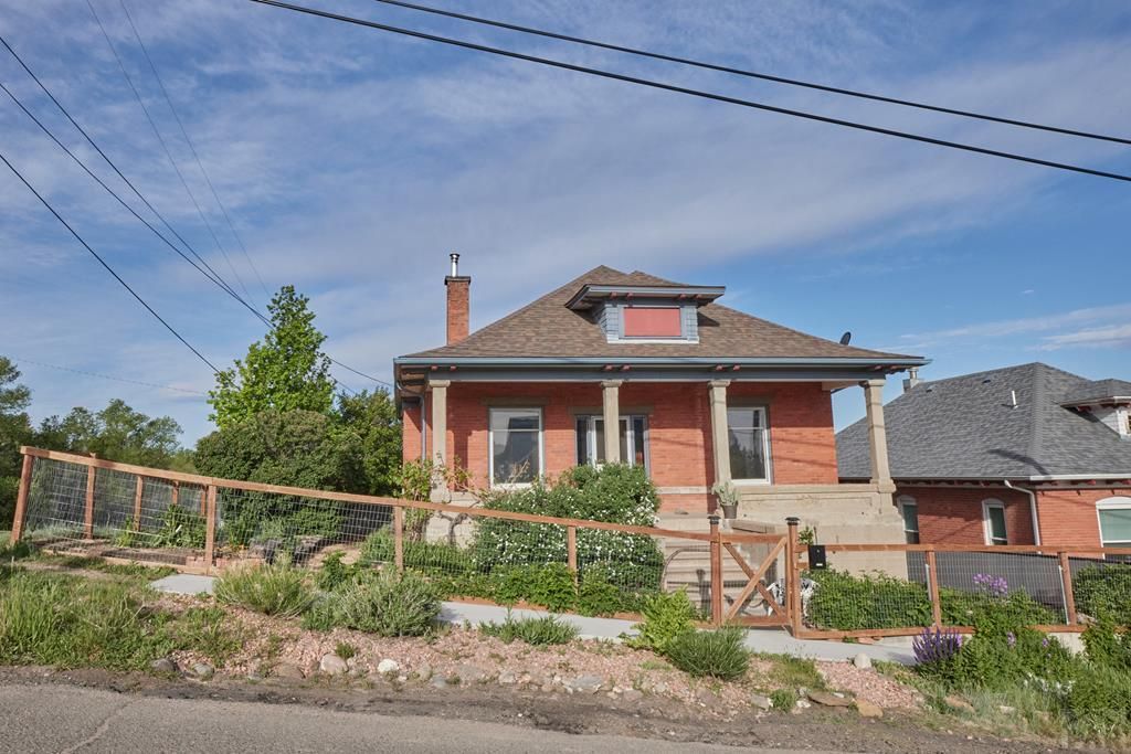 315 S Oak St, Trinidad, CO 81082