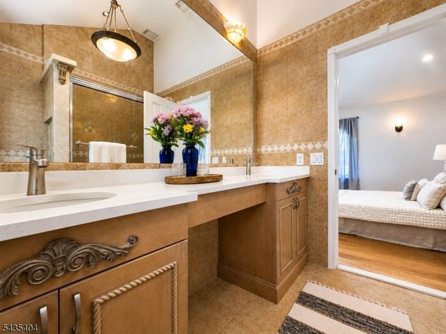 27 Grandview Dr, Wayne Twp., NJ 07470