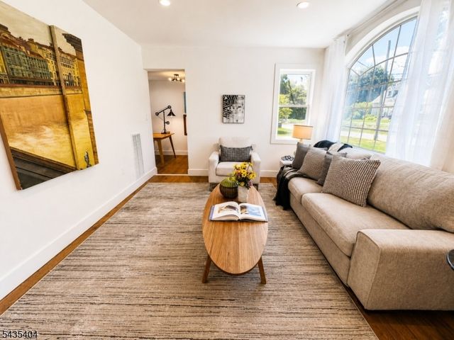 27 Grandview Dr, Wayne Twp., NJ 07470