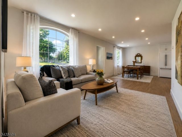 27 Grandview Dr, Wayne Twp., NJ 07470