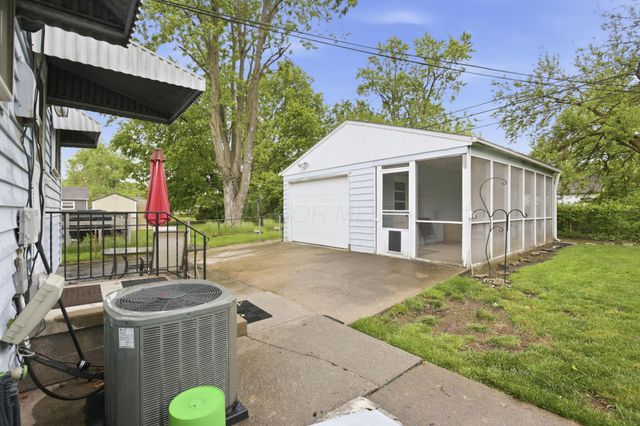 3323 Roswell Drive, Columbus, OH 43227