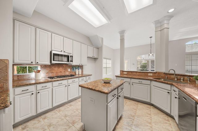 1602 Orlando Street, Friendswood, TX 77546