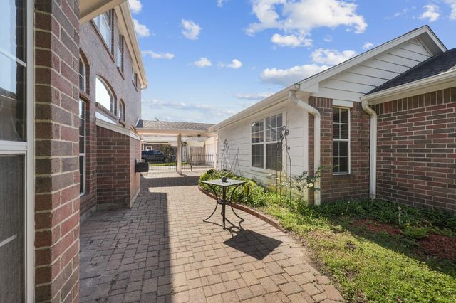 1602 Orlando Street, Friendswood, TX 77546