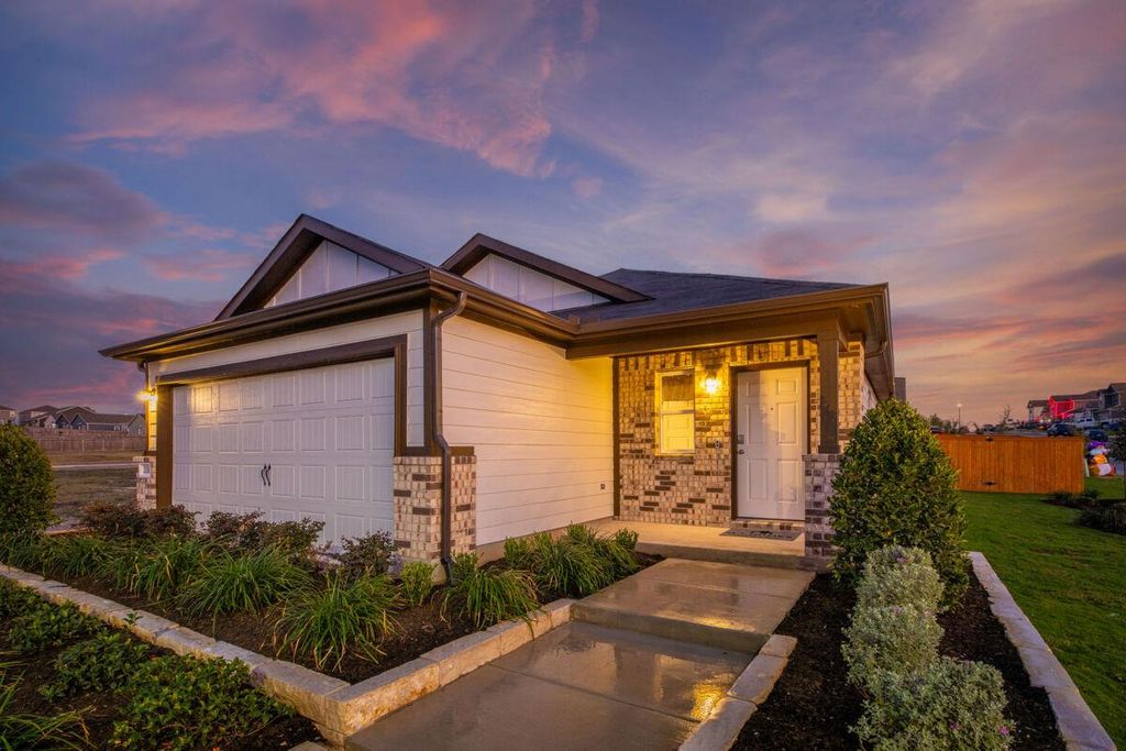 200 McLintock RD, Jarrell, TX 76537