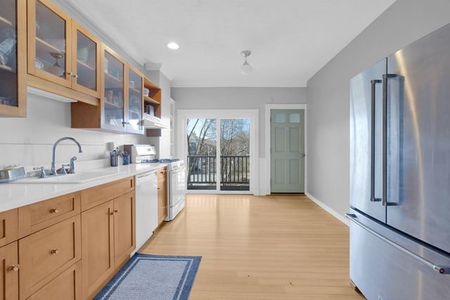 201 High Street 3, Brookline, MA 02445