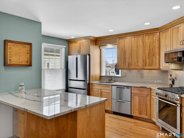 42 Nehantic Drive, East Lyme, CT 06357