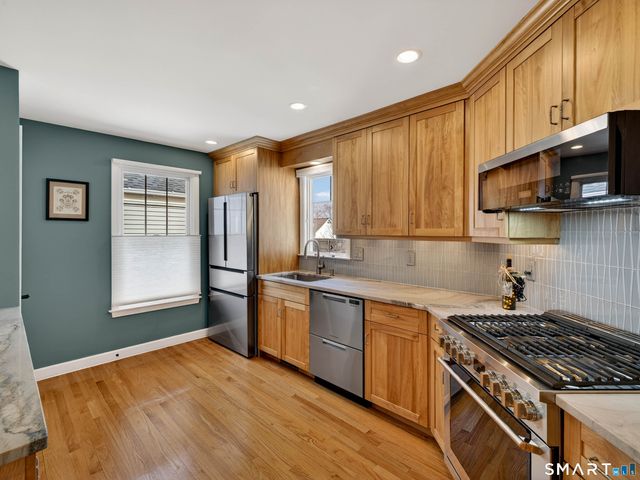 42 Nehantic Drive, East Lyme, CT 06357