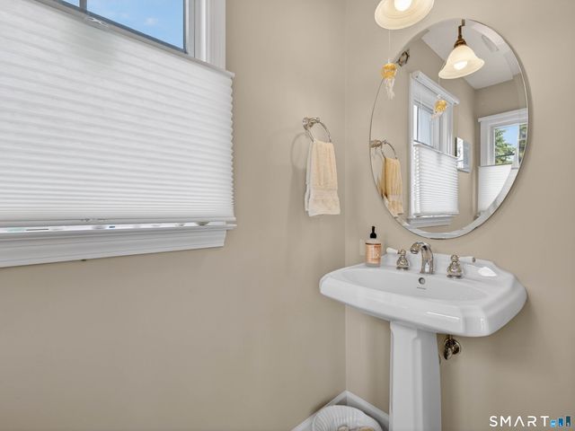 42 Nehantic Drive, East Lyme, CT 06357