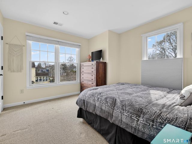 42 Nehantic Drive, East Lyme, CT 06357