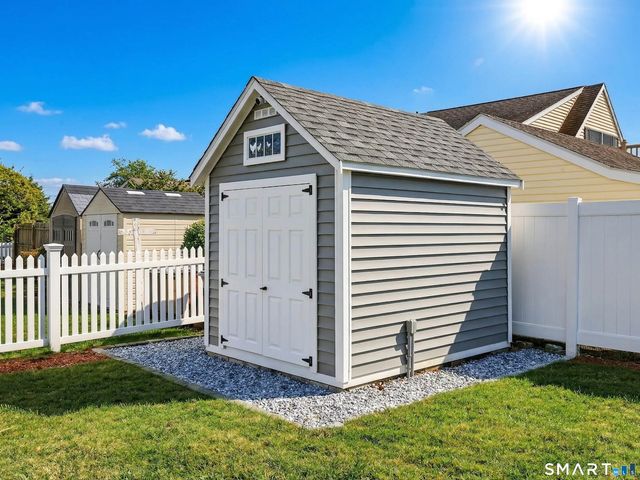 42 Nehantic Drive, East Lyme, CT 06357