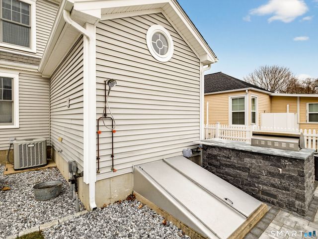 42 Nehantic Drive, East Lyme, CT 06357