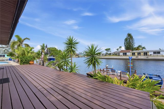 12821 4TH ISLE, Hudson, FL 34667