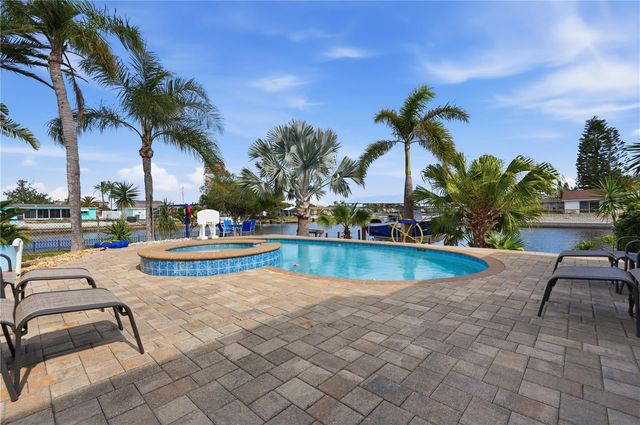 12821 4TH ISLE, Hudson, FL 34667