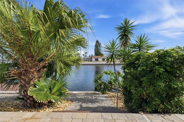 12821 4TH ISLE, Hudson, FL 34667