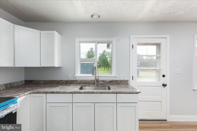 64 SHICKLE LN, Inwood, WV 25428