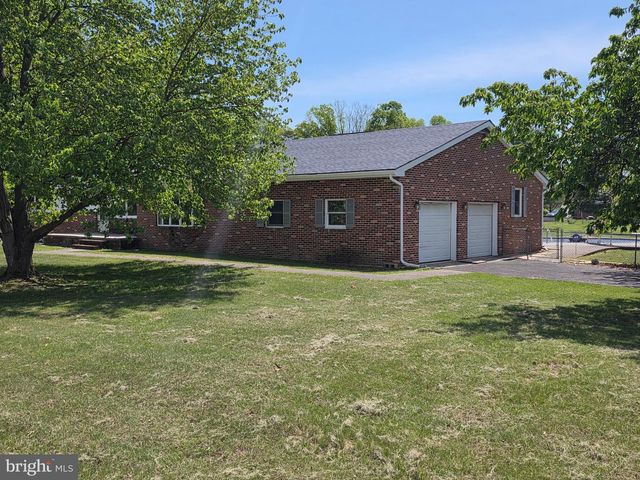 64 SHICKLE LN, Inwood, WV 25428