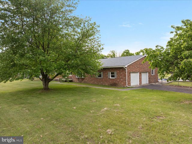 64 SHICKLE LN, Inwood, WV 25428