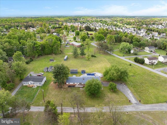 64 SHICKLE LN, Inwood, WV 25428