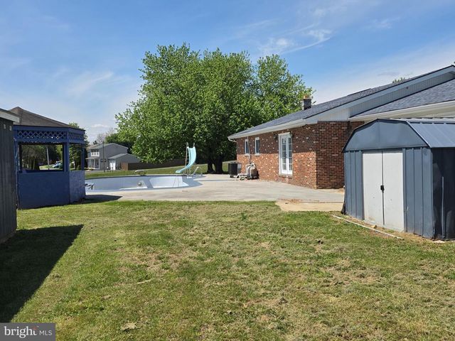 64 SHICKLE LN, Inwood, WV 25428