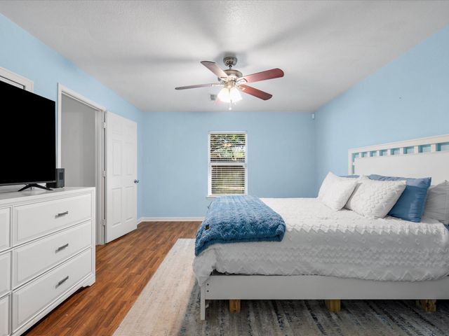 305 Pine Mist Lane, Conroe, TX 77304