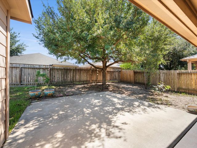 305 Pine Mist Lane, Conroe, TX 77304