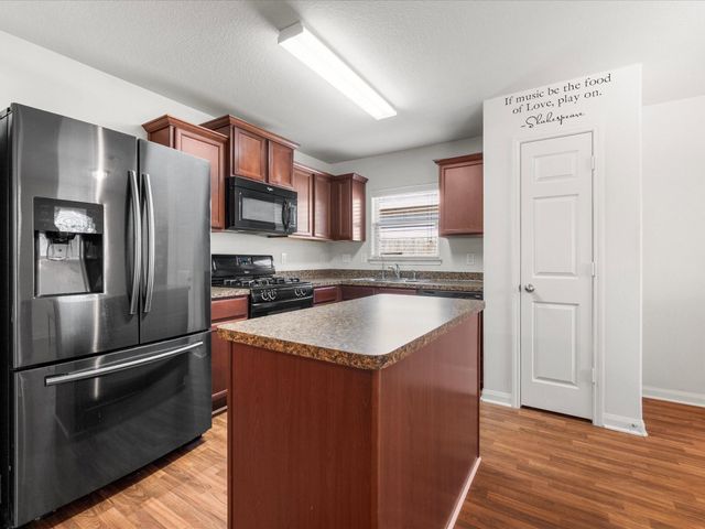 305 Pine Mist Lane, Conroe, TX 77304