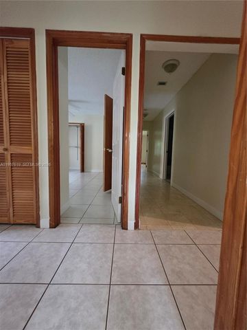 9034 SW 163rd Ter, Palmetto Bay, FL 33157