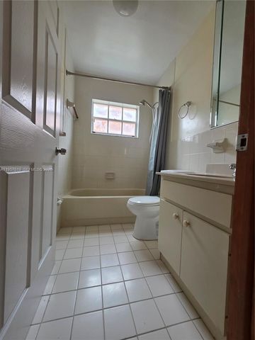 9034 SW 163rd Ter, Palmetto Bay, FL 33157