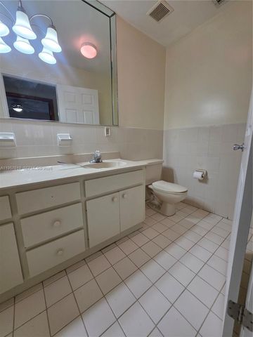 9034 SW 163rd Ter, Palmetto Bay, FL 33157