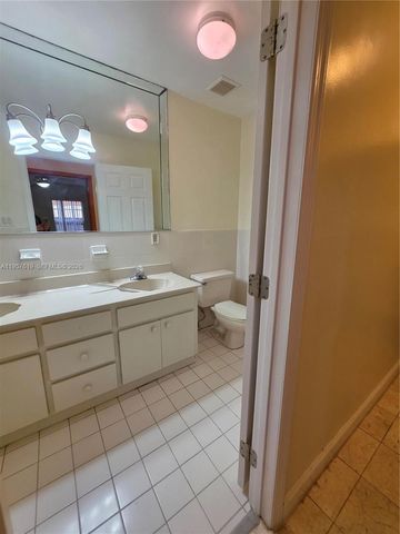 9034 SW 163rd Ter, Palmetto Bay, FL 33157