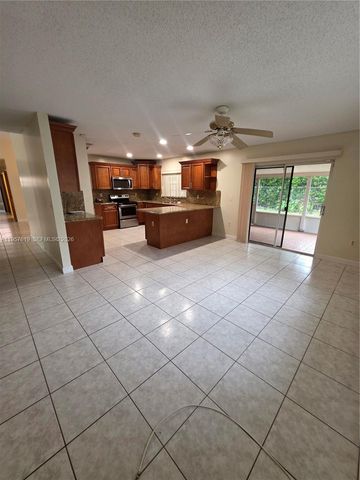 9034 SW 163rd Ter, Palmetto Bay, FL 33157