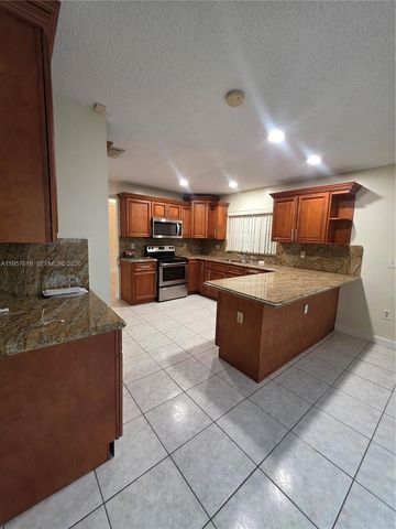 9034 SW 163rd Ter, Palmetto Bay, FL 33157